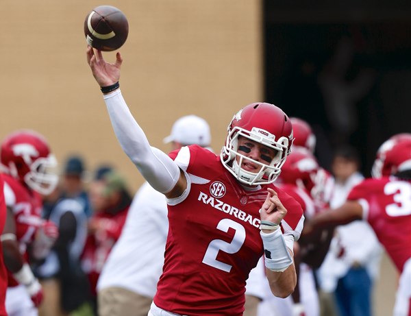 Hogs: QB Peavey tweets his transfer to SMU; D line boasts depth; more notes