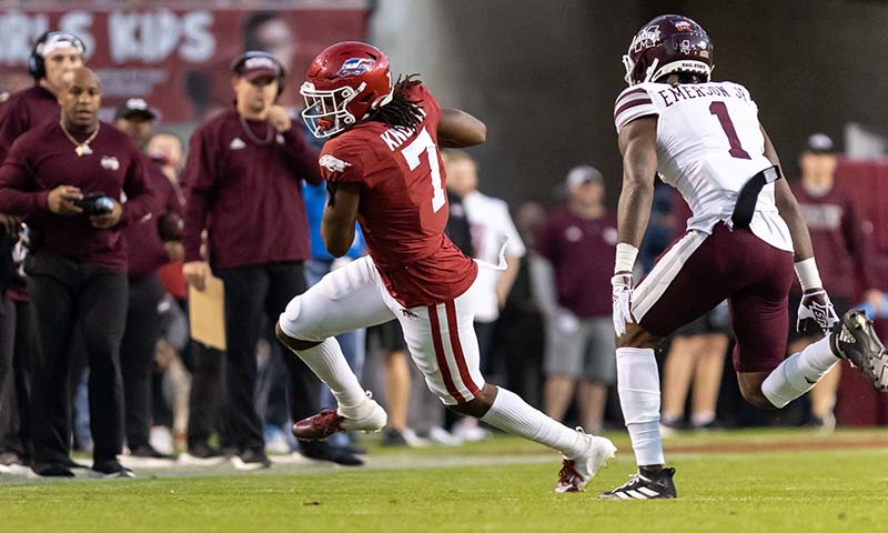 HOGS: 240-pound Knox creates mismatches at tight end